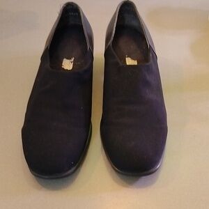 Munro American Proper Perfect Fit Womens Size 8 W Slip On Pumps Block Heel Black